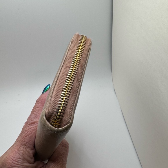 Prada - authentic Saffiano leather taupe zip around wallet - GUC - Picture 6 of 14